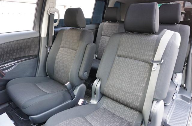 TOYOTA ISIS PLATANA